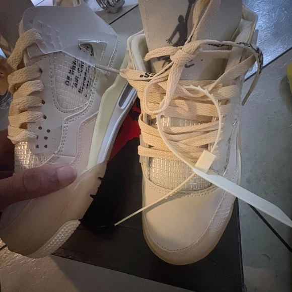 Jordan 4 ‘Sail’ Off White - Picture 1 of 3
